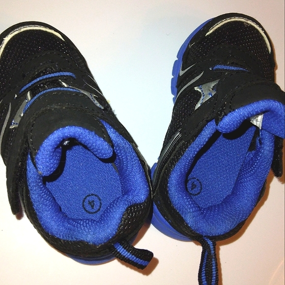 EUC Infant Boys Kid Connection Velcro Closure Non-Marking Sneakers - Picture 3 of 9